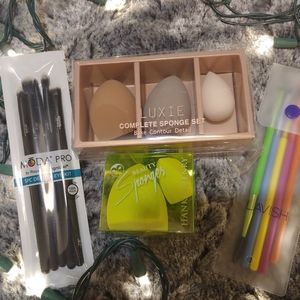New Sponge and makeup brush lot